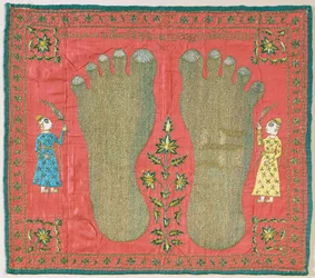 Wandbehang (Puthia) mit den Füßen eines Jain-Mönchs